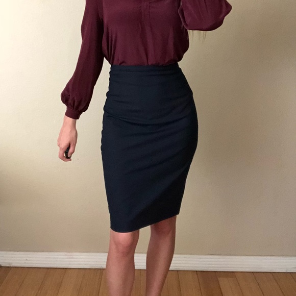 Elie Tahari Dresses & Skirts - CLEARANCE 🎉{Elie Tahari} pencil skirt
